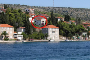 Apartments by the sea Milna, Brac - 2962